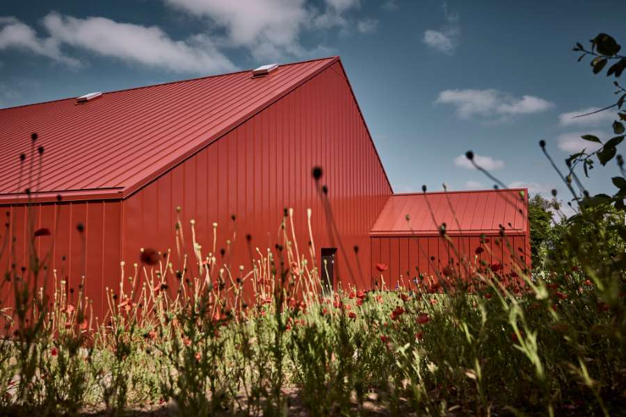 Stålprofiler er rammen, når der gives plads til sport, læring og leg i Vestbjerg, Vestbjerg Idrætshal, Bakmøllevej 280, 9380 Vestbjerg